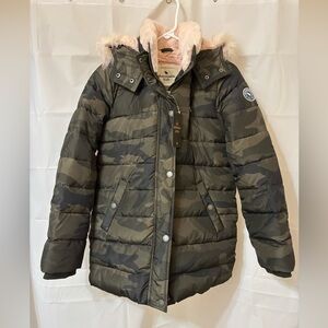 NWT Abercrombie & Fitch Kids Green Camouflage Puffer Jacket 13/14